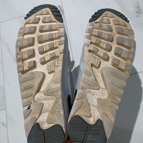 Nike Air Max 90 Ultra Essentials - Picture 8 of 10